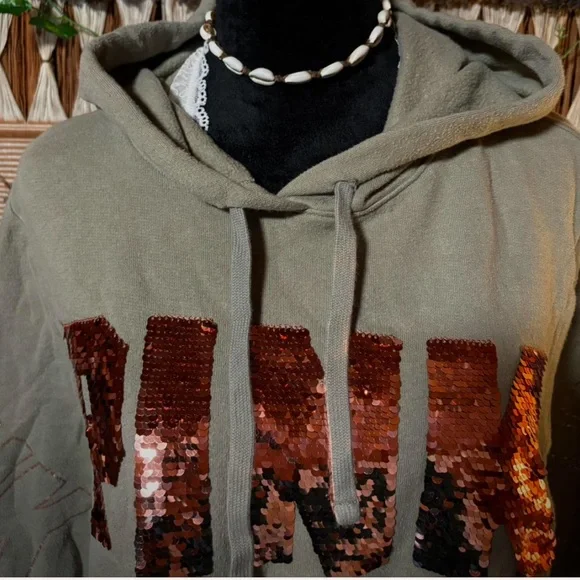 PINK VICTORIAS SECRET GREEN RUST SEQUINS GOLD SCRIPT SLEEVE CROP HOODIE LARGE - Picture 2 of 13